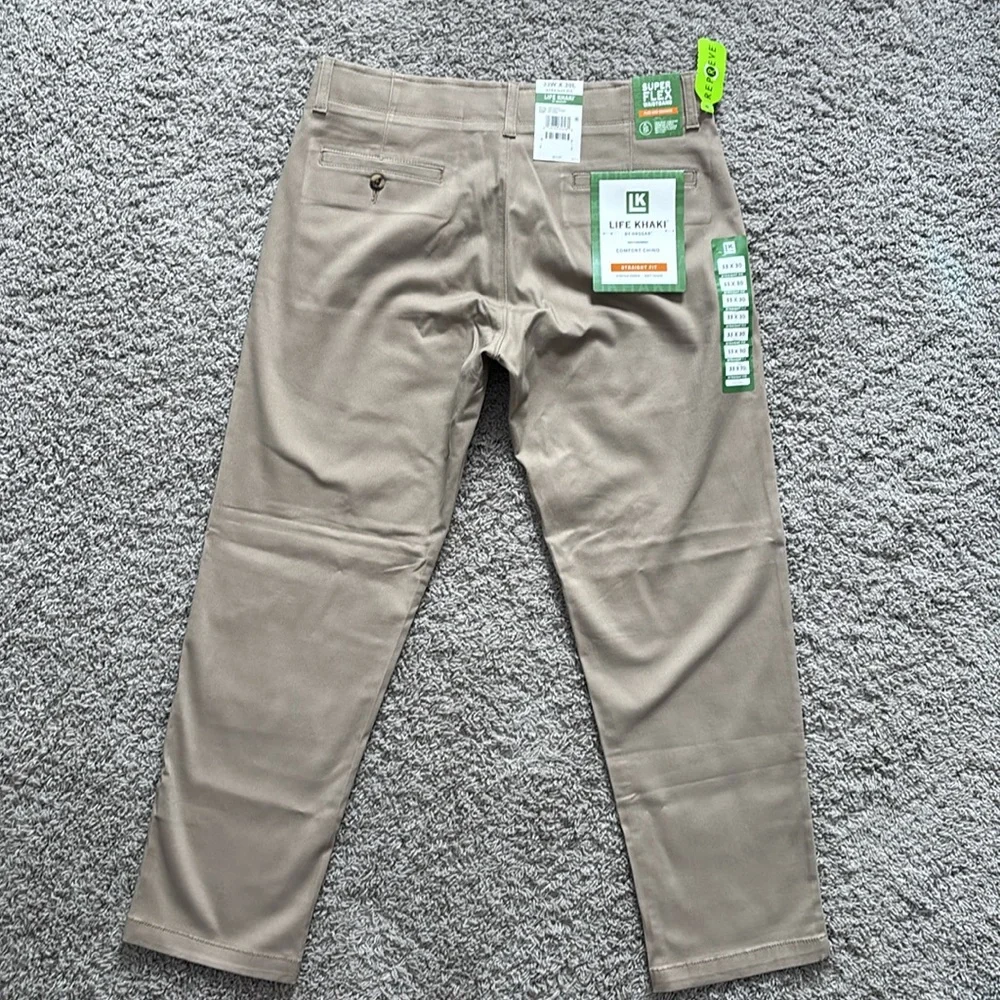 Haggar Men's Life Khaki Comfort Chino Flat Front Pant, Medium Khaki, 33x30